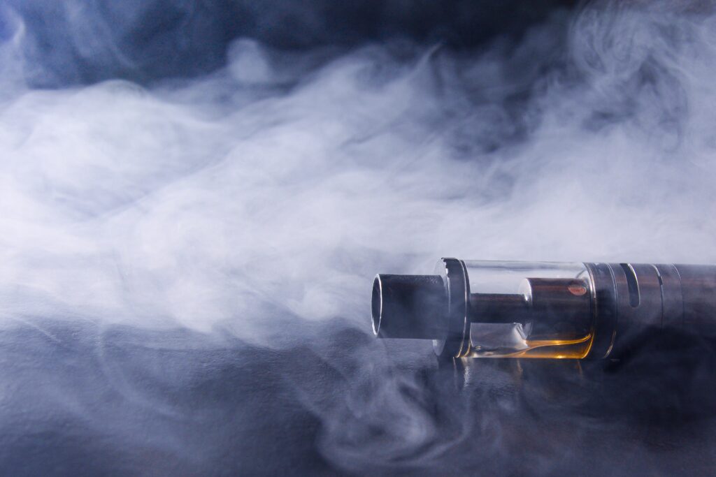 cigarette électronique et fumée